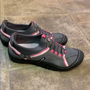 J-41 women’s shoes